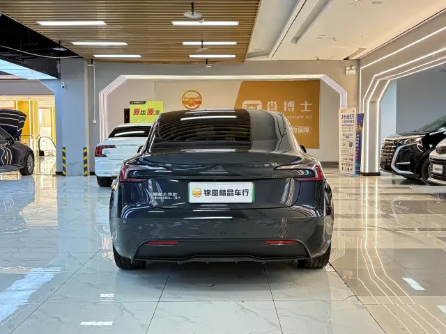Tesla Model 3 — Фото автомобиля 4
