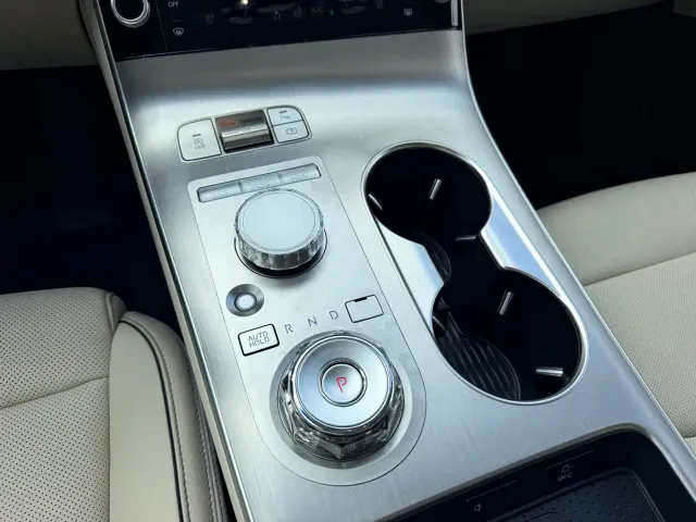Genesis GV70 — Фото автомобиля 16