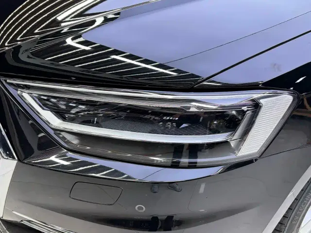 Audi A8 — Фото автомобиля 5