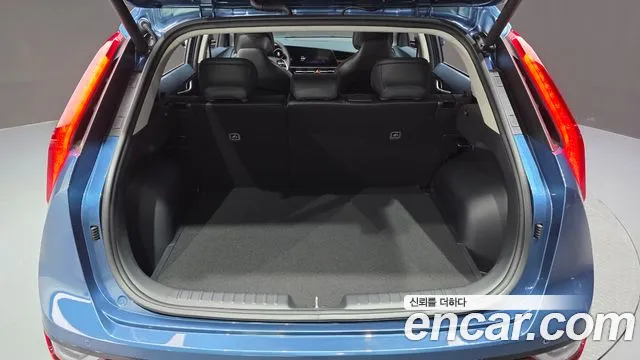 Kia Niro The All New Niro Signature — Фото автомобиля 13
