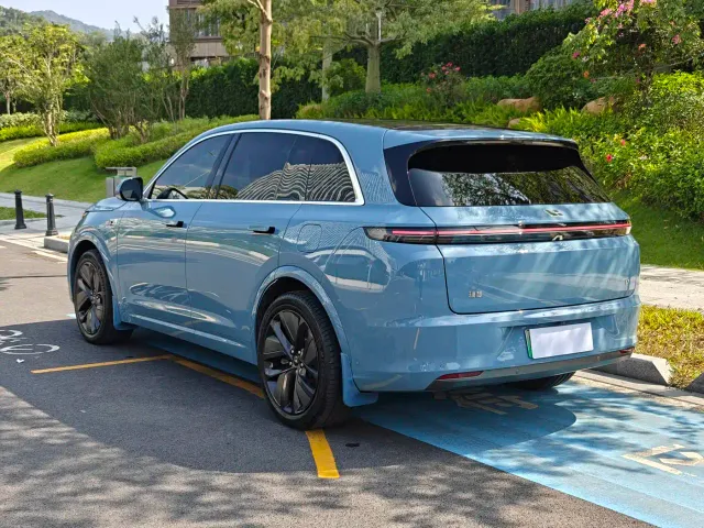 Li Auto L7 — Фото автомобиля 23