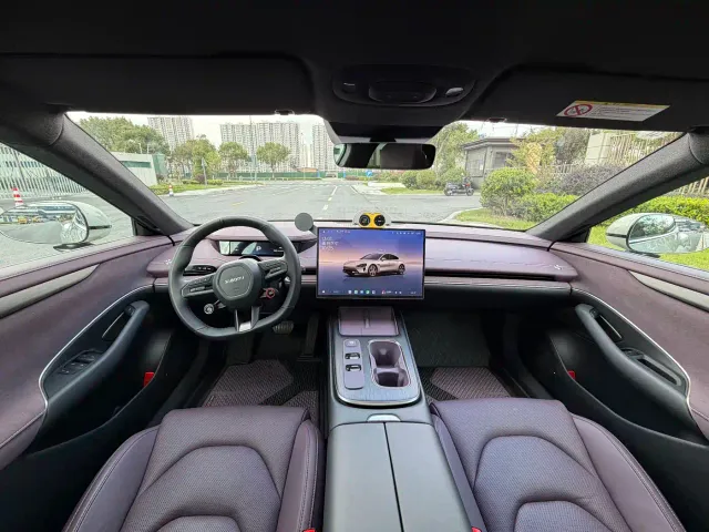Xiaomi SU7 — Фото автомобиля 13