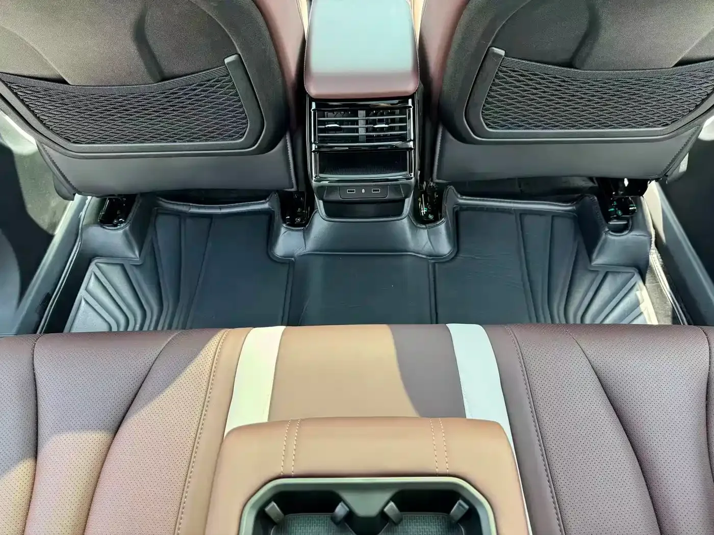 Geely Xingyue L 2021 2.0TD DCT EVO FWD Premium — Фото автомобиля 24