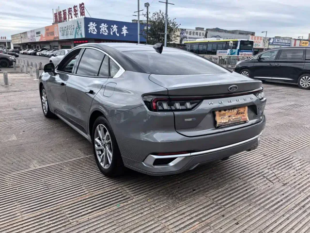 Ford Mondeo — Фото автомобиля 10