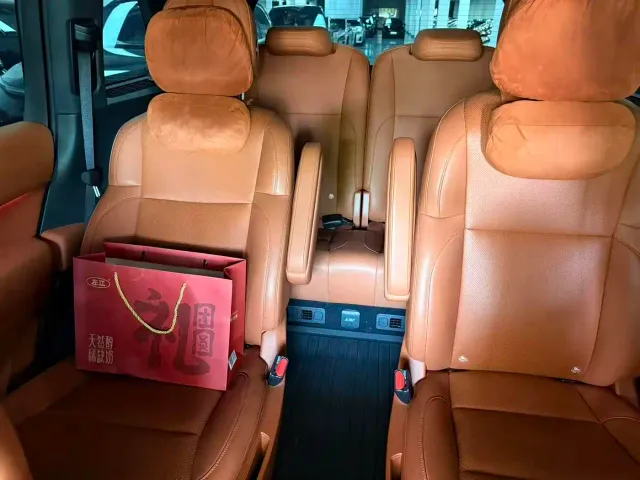Li Auto L8 — Фото автомобиля 6