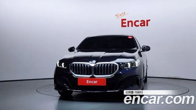 BMW 5-Series — Фото автомобиля 3