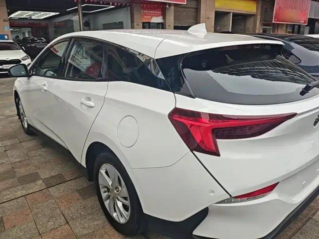 Buick Velite 6 — Фото автомобиля 4