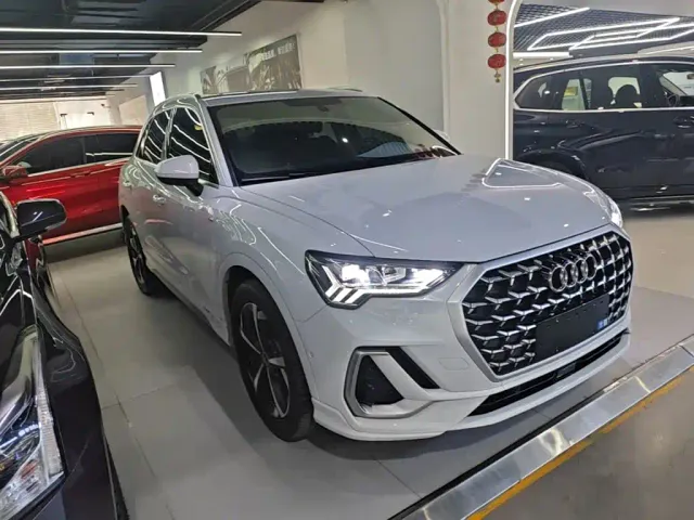 Audi Q3 — Фото автомобиля 3