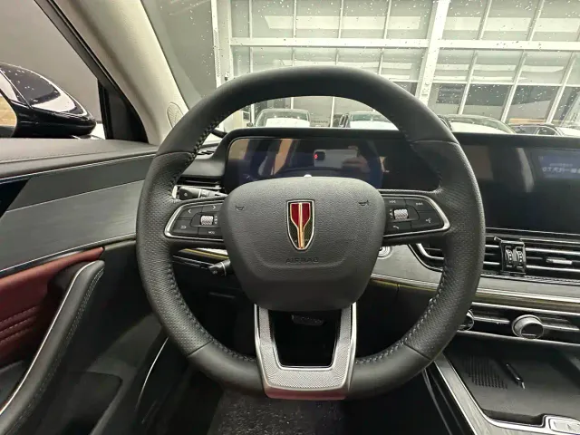 Hongqi HS5 — Фото автомобиля 12