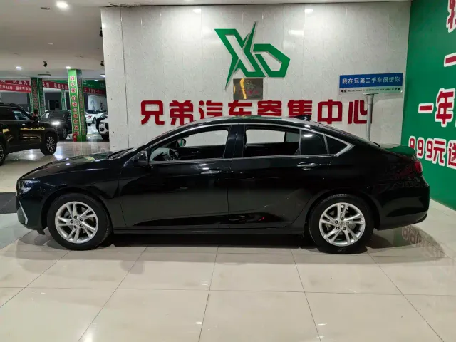Buick Regal — Фото автомобиля 9