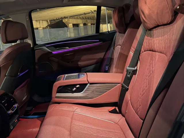 BMW 5 Series — Фото автомобиля 8