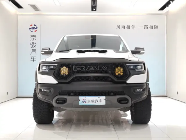 RAM Trucks — Фото автомобиля 2