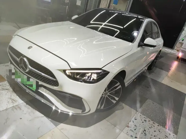 Фотография автомобиля — Mercedes-Benz C-Class