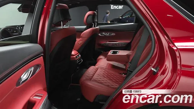 Genesis GV70 — Фото автомобиля 18