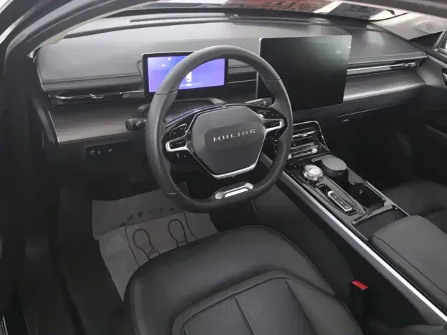 Wuling Starlight — Фото автомобиля 12