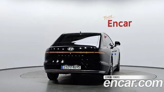 Hyundai Grandeur Grandeur (GN7) 3.5 Бензин 2WD — Фото автомобиля 3