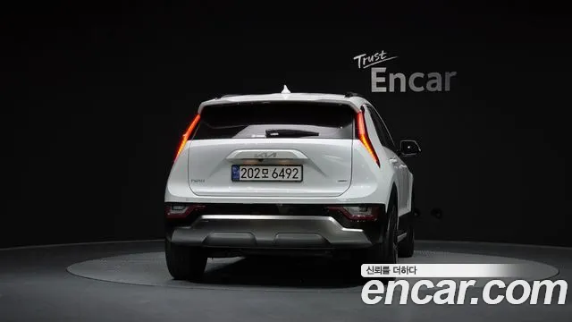Kia Niro The All New Niro Signature — Фото автомобиля 4