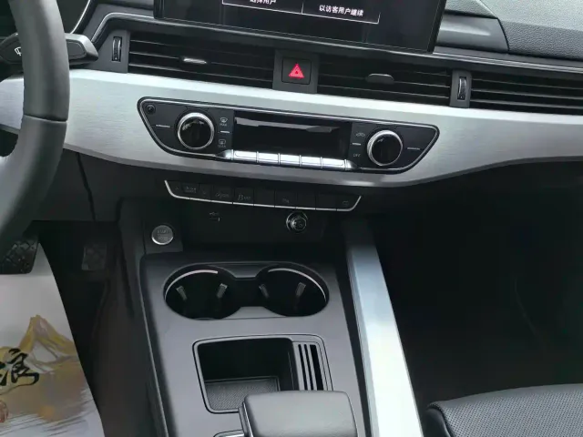 Audi A4L — Фото автомобиля 9