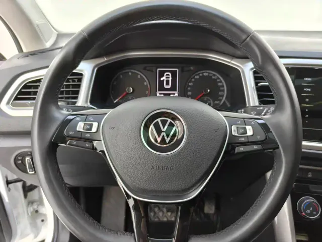 Volkswagen T-Roc — Фото автомобиля 8