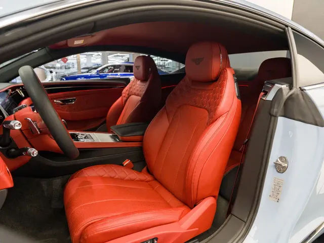 Bentley Continental — Фото автомобиля 7