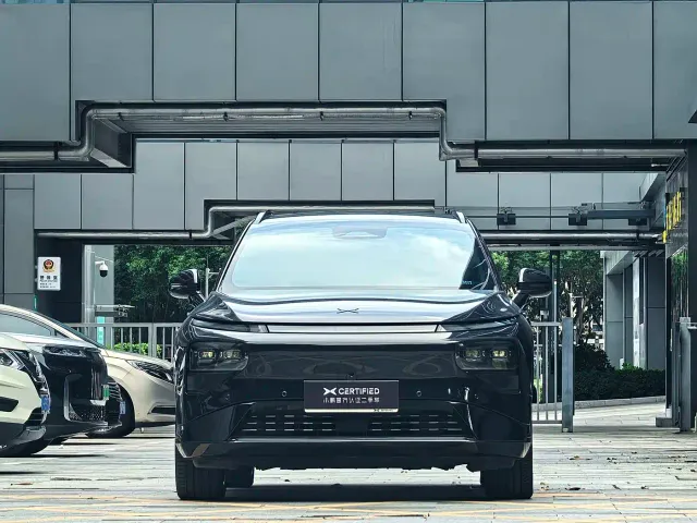Xpeng G9 — Фото автомобиля 2