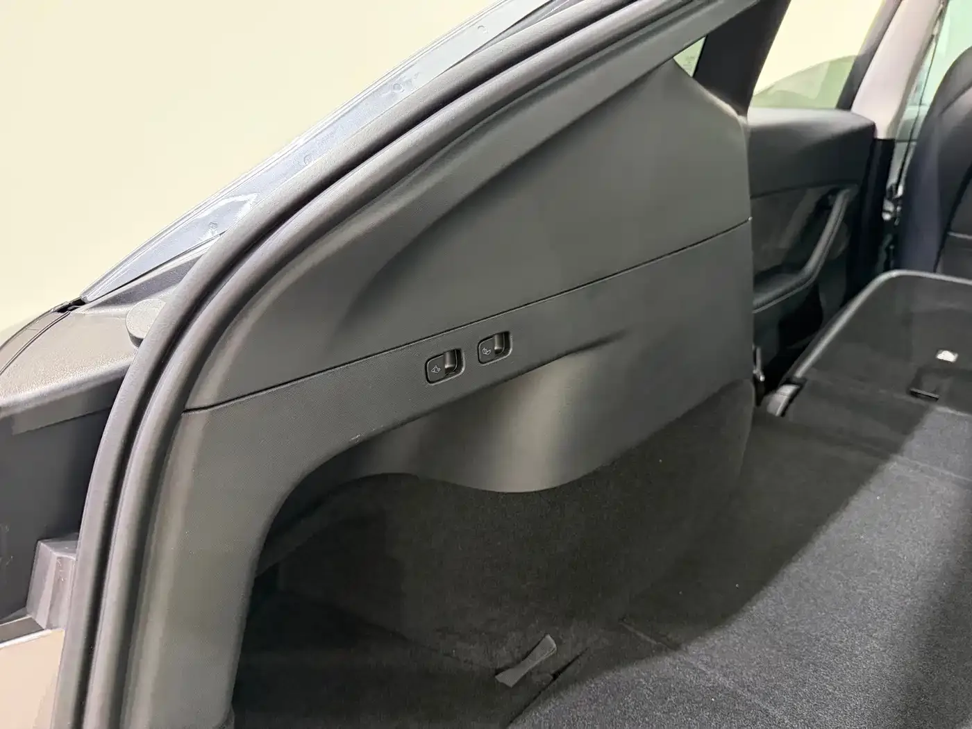 Tesla Model Y 2024 Rear-Wheel Drive Version — Фото автомобиля 20
