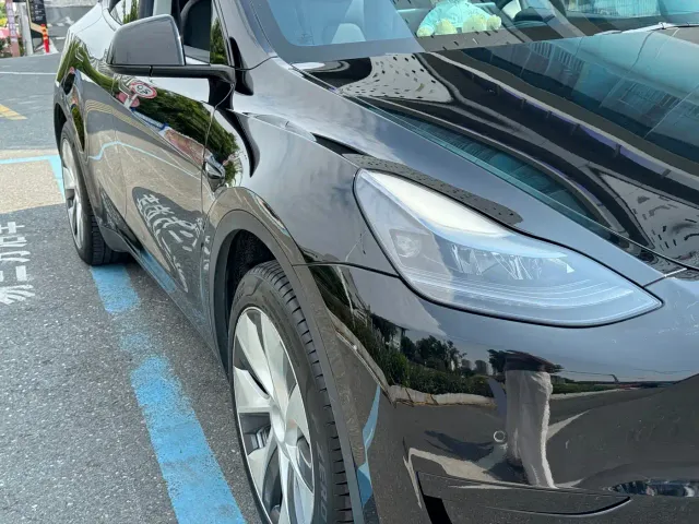 Tesla Model Y — Фото автомобиля 15