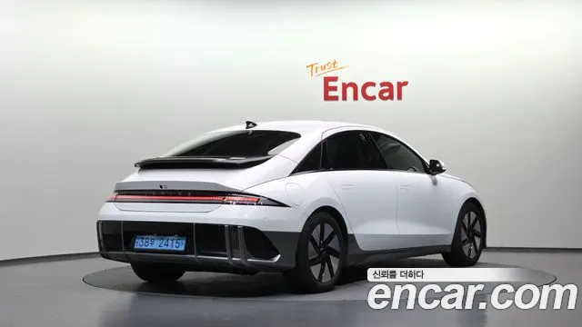 Hyundai Ioniq 6 — Фото автомобиля 2