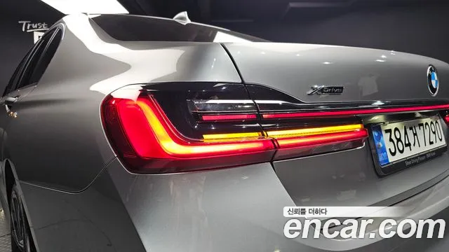 BMW 7-Series — Фото автомобиля 18