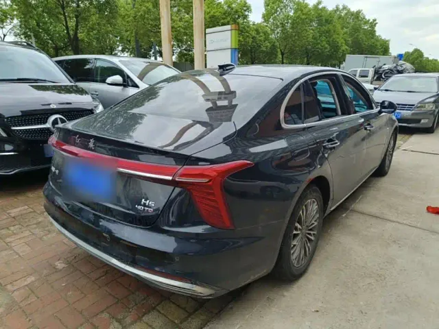 Hongqi H5 — Фото автомобиля 4