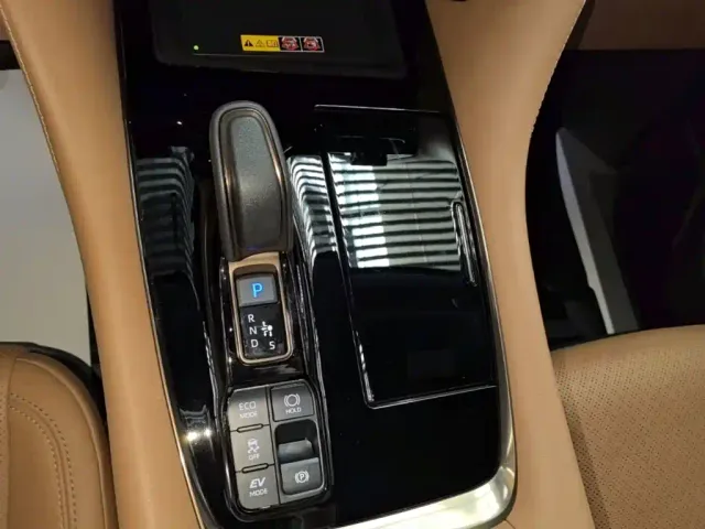 Toyota Vellfire — Фото автомобиля 13