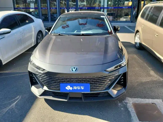 Changan UNI-V — Фото автомобиля 2