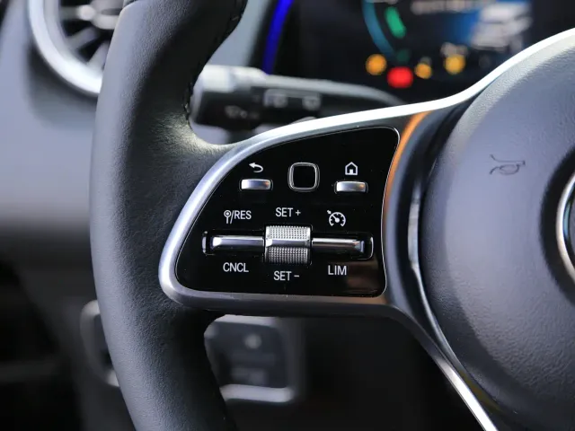 Mercedes-Benz GLB-Class — Фото автомобиля 10