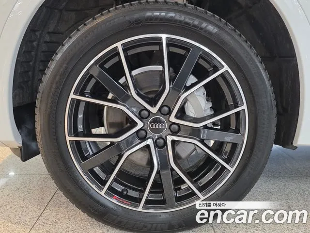 Audi Q5 FY — Фото автомобиля 5