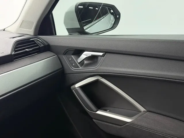 Audi Q3 — Фото автомобиля 9