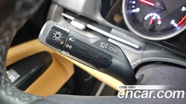 Kia Carnival Generation 4 — Фото автомобиля 25