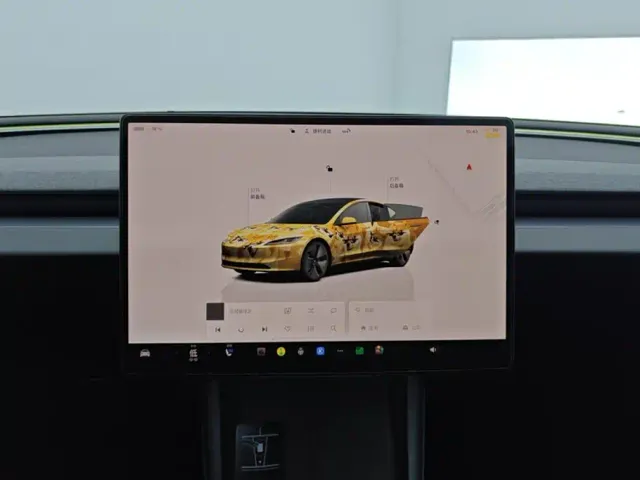 Tesla Model 3 — Фото автомобиля 13