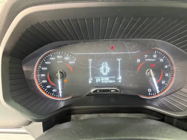 Wuling Jiachen — Фото автомобиля 10