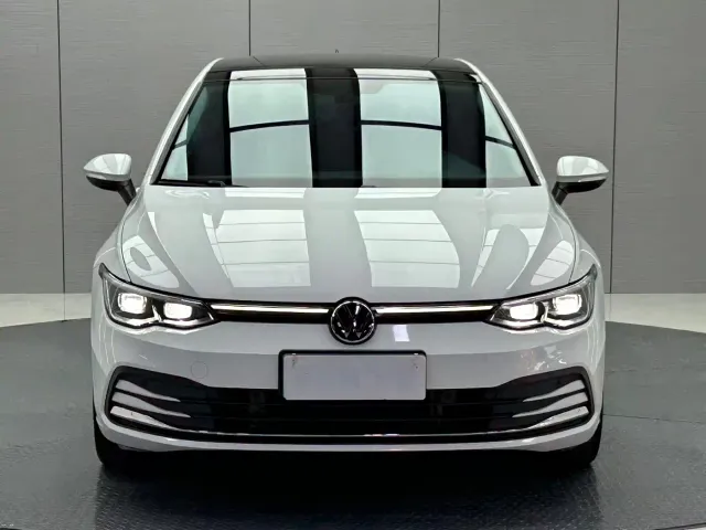 Volkswagen Golf — Фото автомобиля 2
