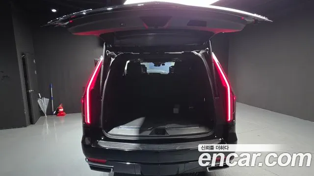 Cadillac Escalade Escalade 5 поколение — Фото автомобиля 15