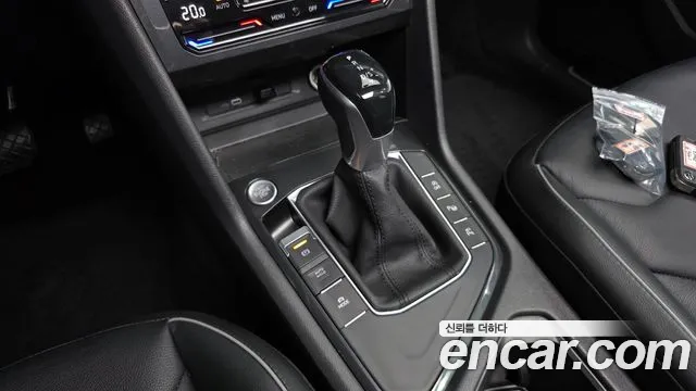 Volkswagen Tiguan — Фото автомобиля 12