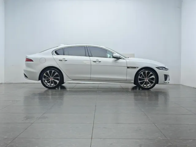 Jaguar XEL — Фото автомобиля 11