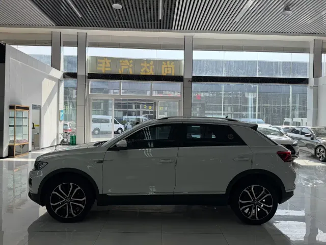 Volkswagen T-Roc — Фото автомобиля 3