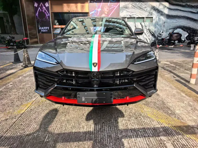 Lamborghini Urus — Фото автомобиля 2