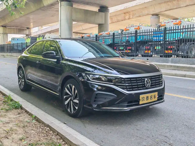 Volkswagen Passat — Фото автомобиля 3