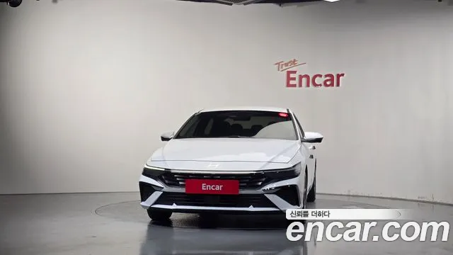Hyundai Avante CN7 — Фото автомобиля 3