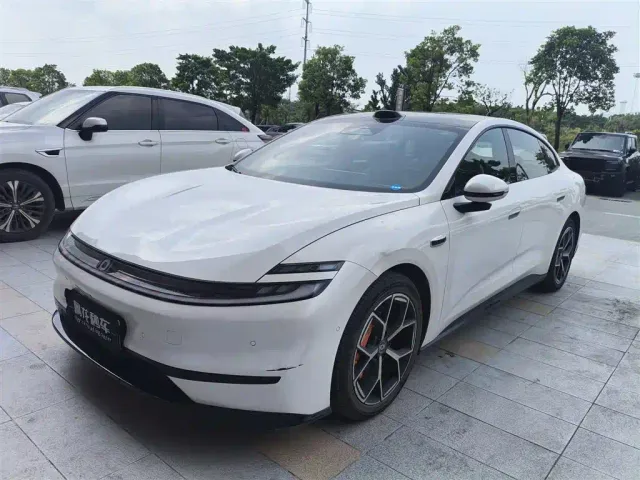 Фотография автомобиля — Changan Qiyuan A06