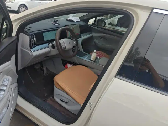 BYD Song Ultra — Фото автомобиля 9