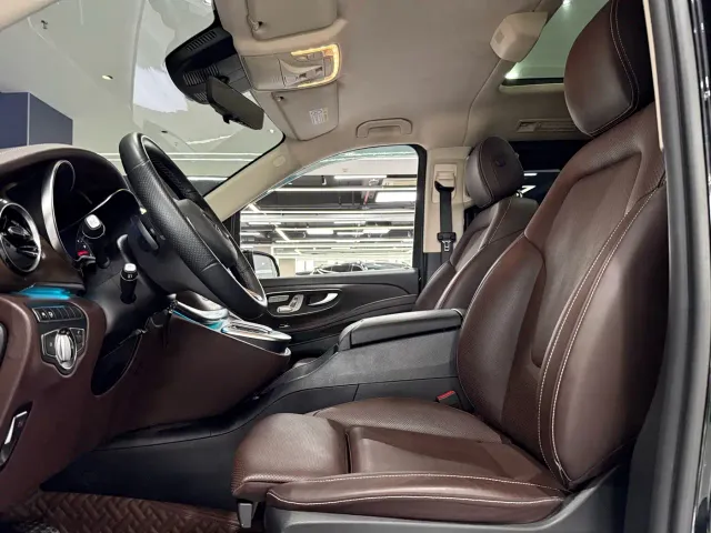 Mercedes-Benz V-Class — Фото автомобиля 13