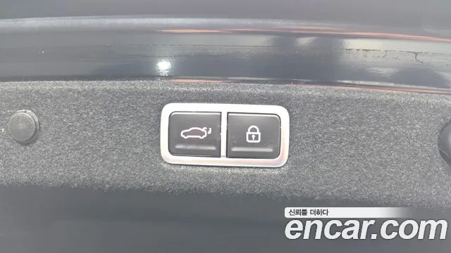 Hyundai Grandeur Grandeur (GN7) 2.5 Бензин 2WD — Фото автомобиля 28